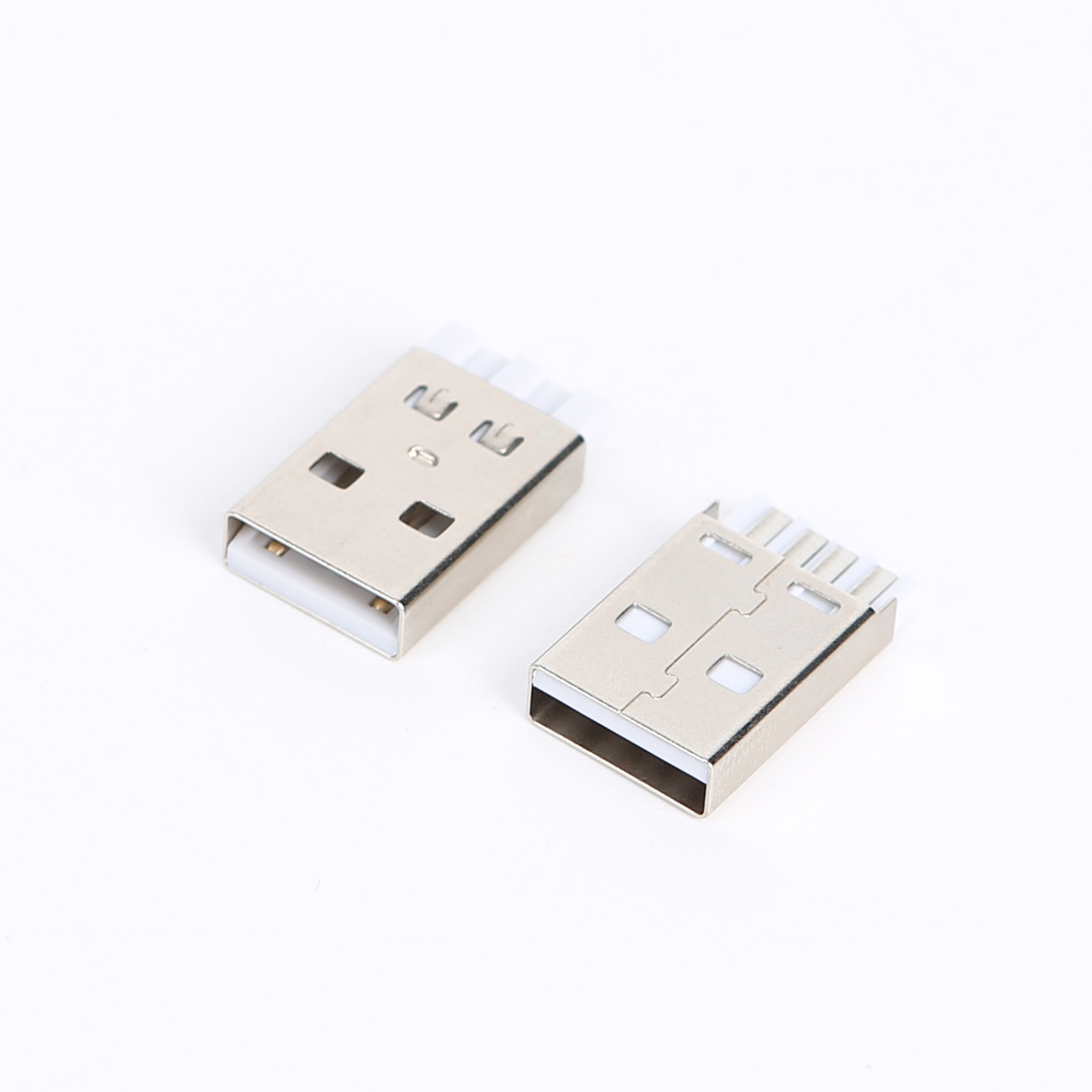 CO9A76 USB2.0 AM 短体 低脚 防开口