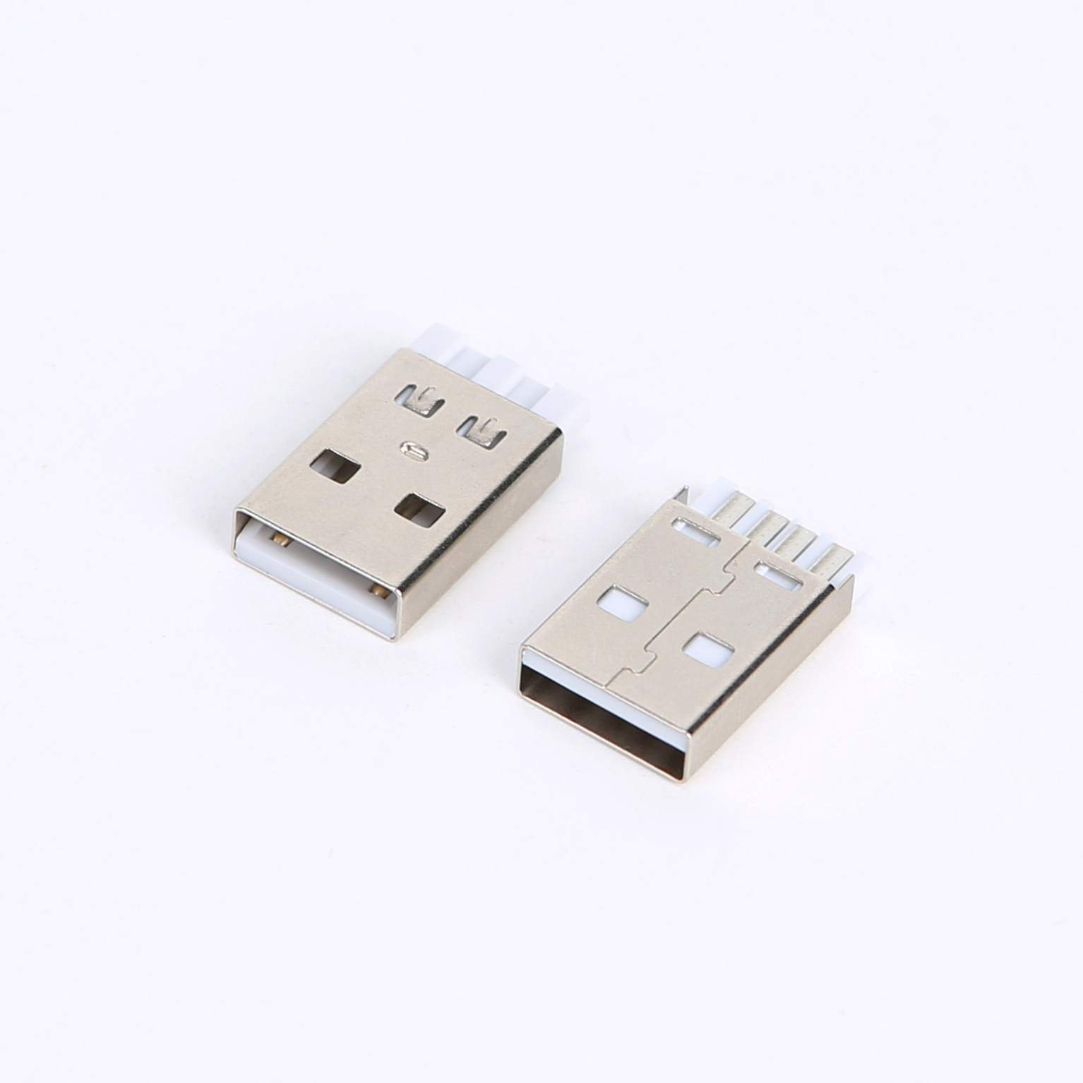 CO9A76 USB2.0 AM 短体 低脚 防开口